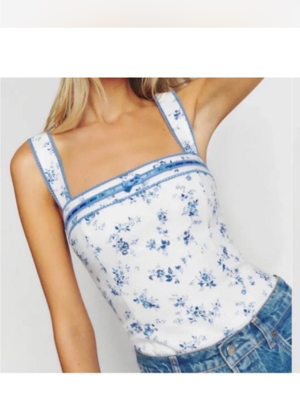 Reformation beautiful Women’s White & Blue Floral Square-Neck Tank Top